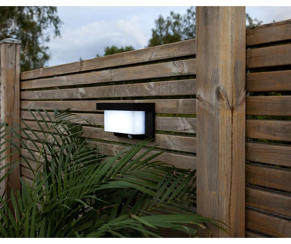 Nástenné solárne LED svietidlo Star Trading Valla, 20 x 12 cm