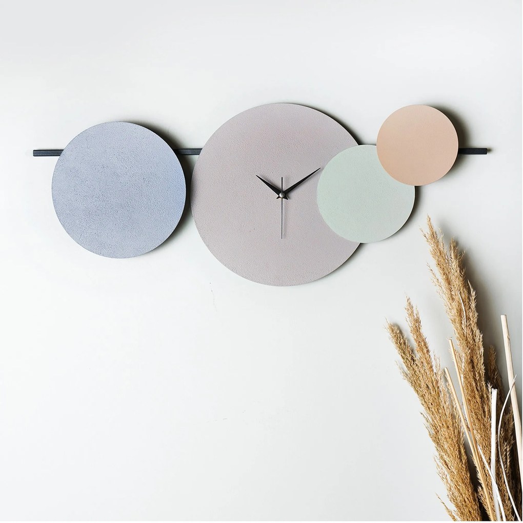 Dekoratívne nástenné kovové hodiny Maxico viacfarebné