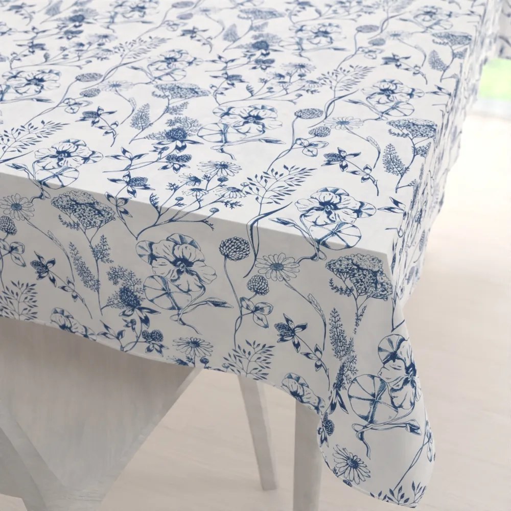 Biante Dekoračný obdĺžnikový obrus PML-060 Modré lúčne kvety na bielom 140x220 cm