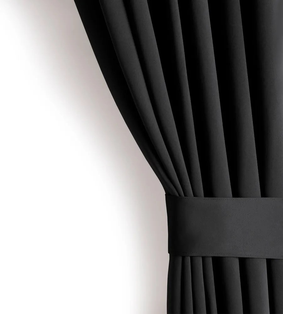 Čierny termo/dimout záves 140x175 cm Kierra – Restilo