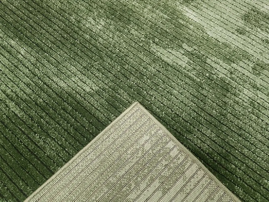 Koberec Eforia 9551 GREEN – zelený obdĺžnik do každej izby Rozmer: 80x150 cm