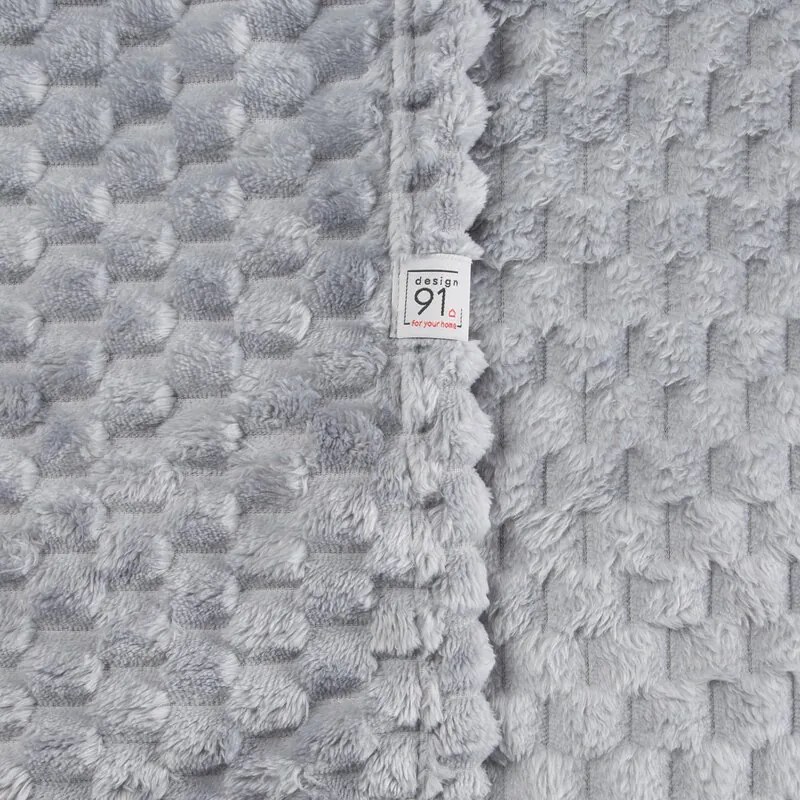 Dekorstudio Deka CINDY6 v striebornej farbe Rozmer deky: 150x200cm