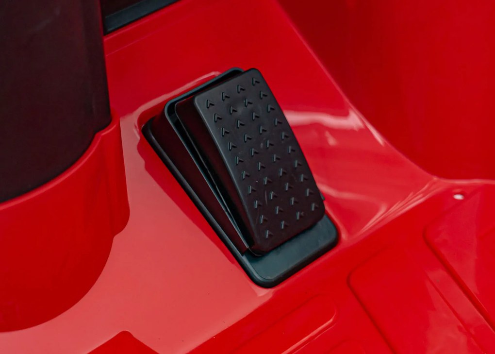 Ramiz Vozidlo RUF CTR3 Červená