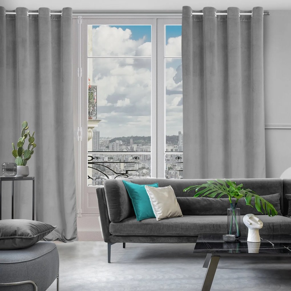 ZATEMŇOVACÍ ZÁVES NA KRÚŽKOCH CARMEN 140X270 CM STRIEBORNÁ