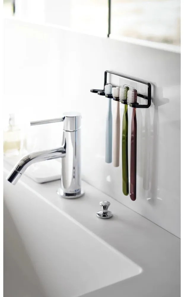 Čierny samodržiaci kovový držiak na zubné kefky Film Hook – YAMAZAKI