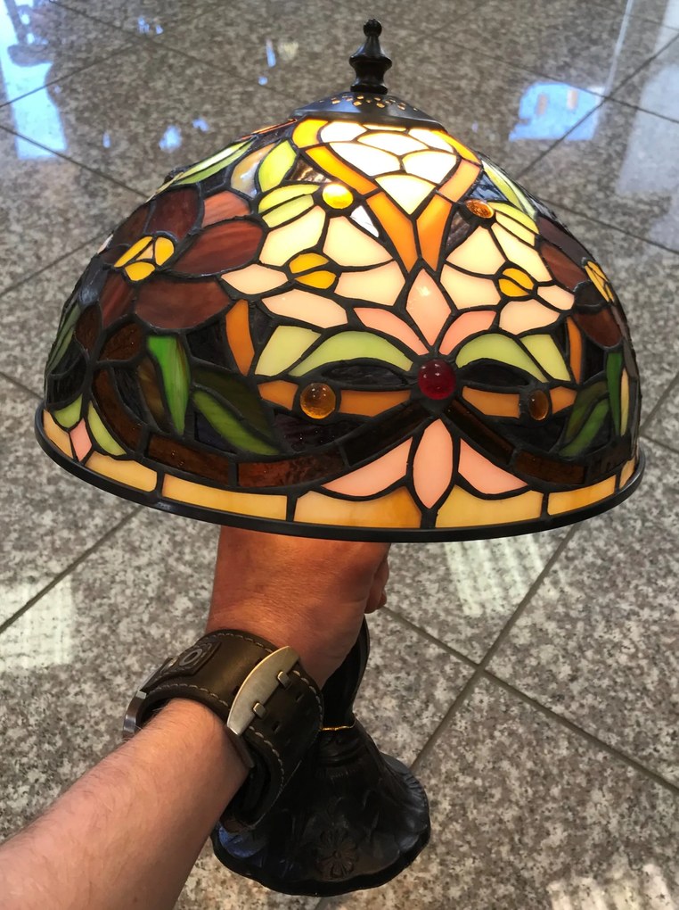 Tiffany stolná lampa do obývačky kolekcia LILY 34*Ø25