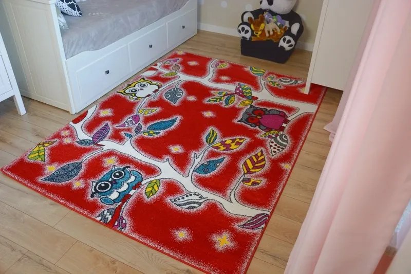Kusový koberec KIDS forest červený C427