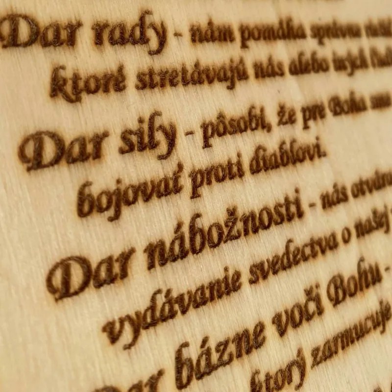 Drevená tabuľka s vlastným textom - sviatosť birmovania | SENTOP T006