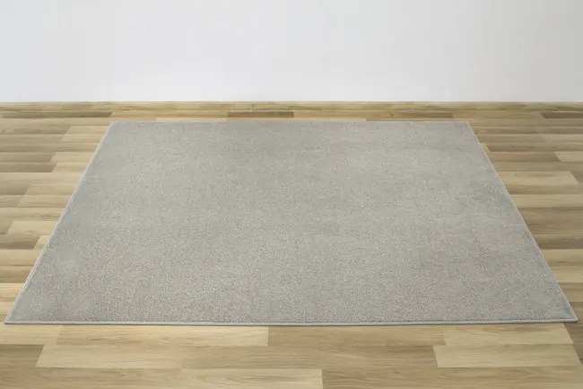 Metrážny koberec Platino 74 sivý