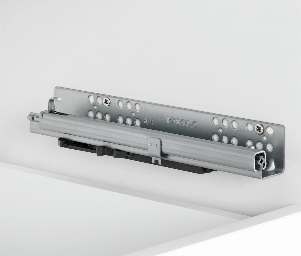 Komoda s plytkými zásuvkami