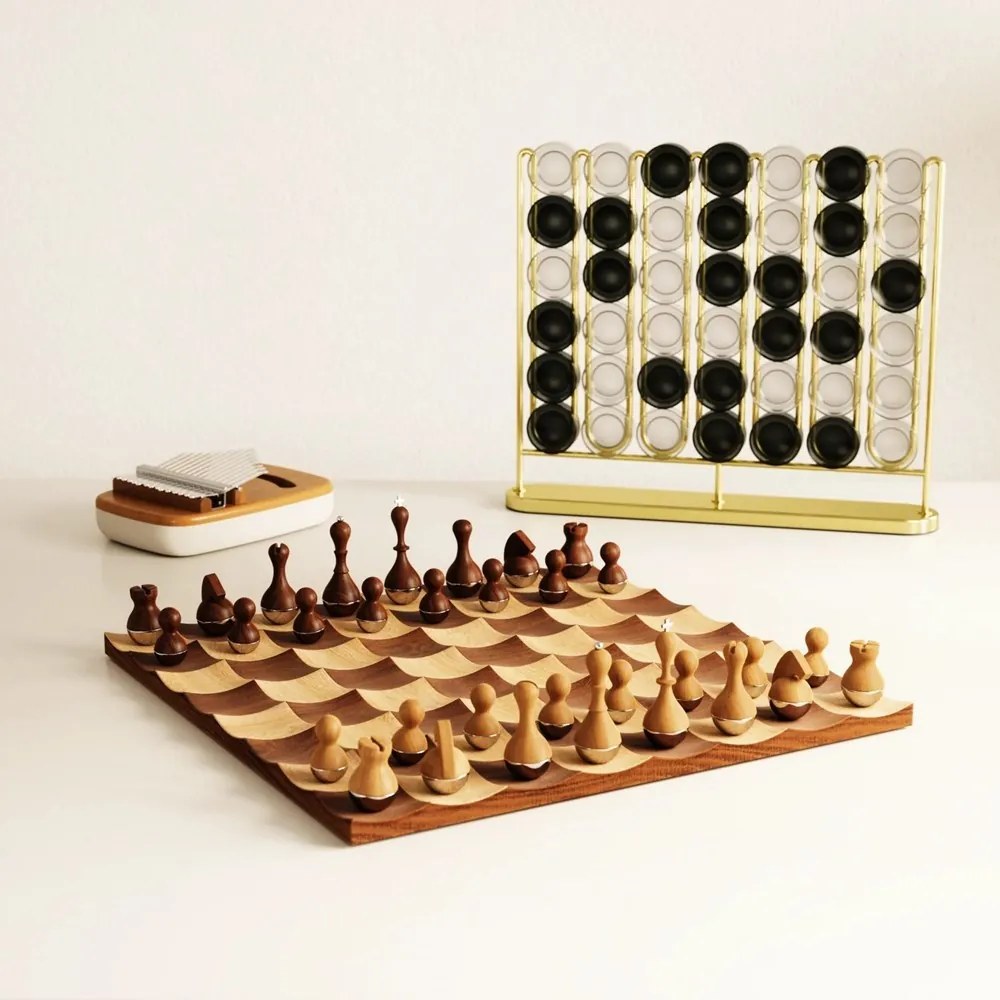 Umbra Šach WOBBLE 38x38 cm, figúrky sa kývajú