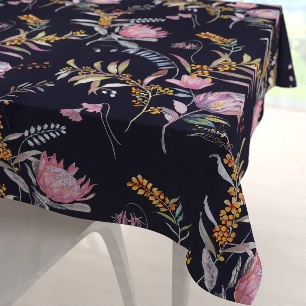 Biante Bavlnený štvorcový obrus Sandra SA-427 Dúhové kvety na tmavo modrom 140x140 cm