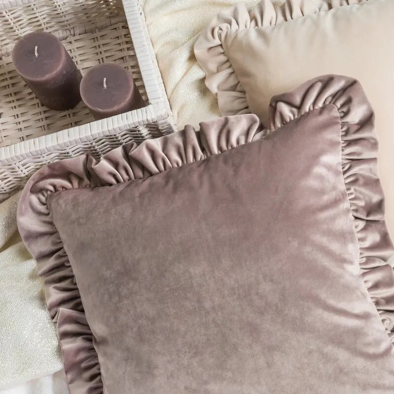 Dekorstudio Dekoračná obliečka na vankúš VELVET25 v striebornej farbe
