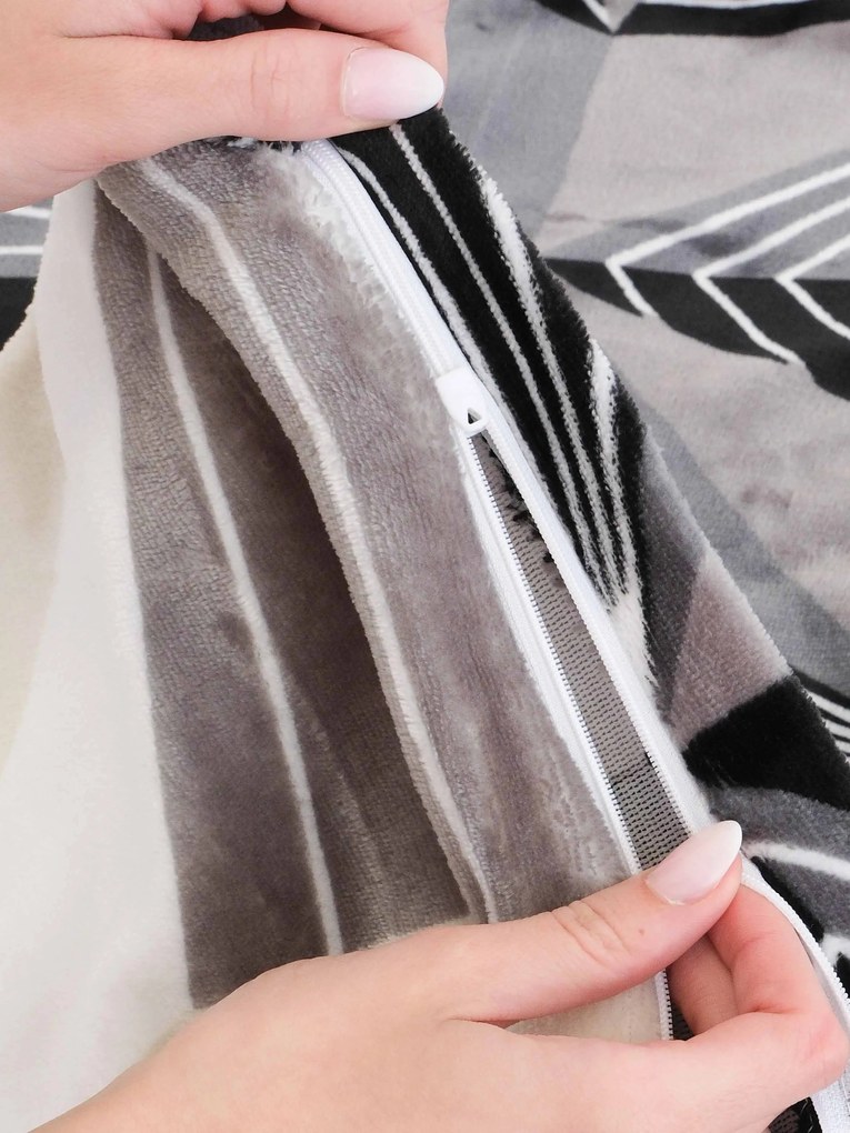 Obliečka na vankúš mikroplyš Exclusive 40 × 60 cm - Timea