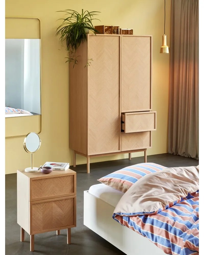 Nočný stolík z dubového dreva v prírodnej farbe Herringbone – Hübsch