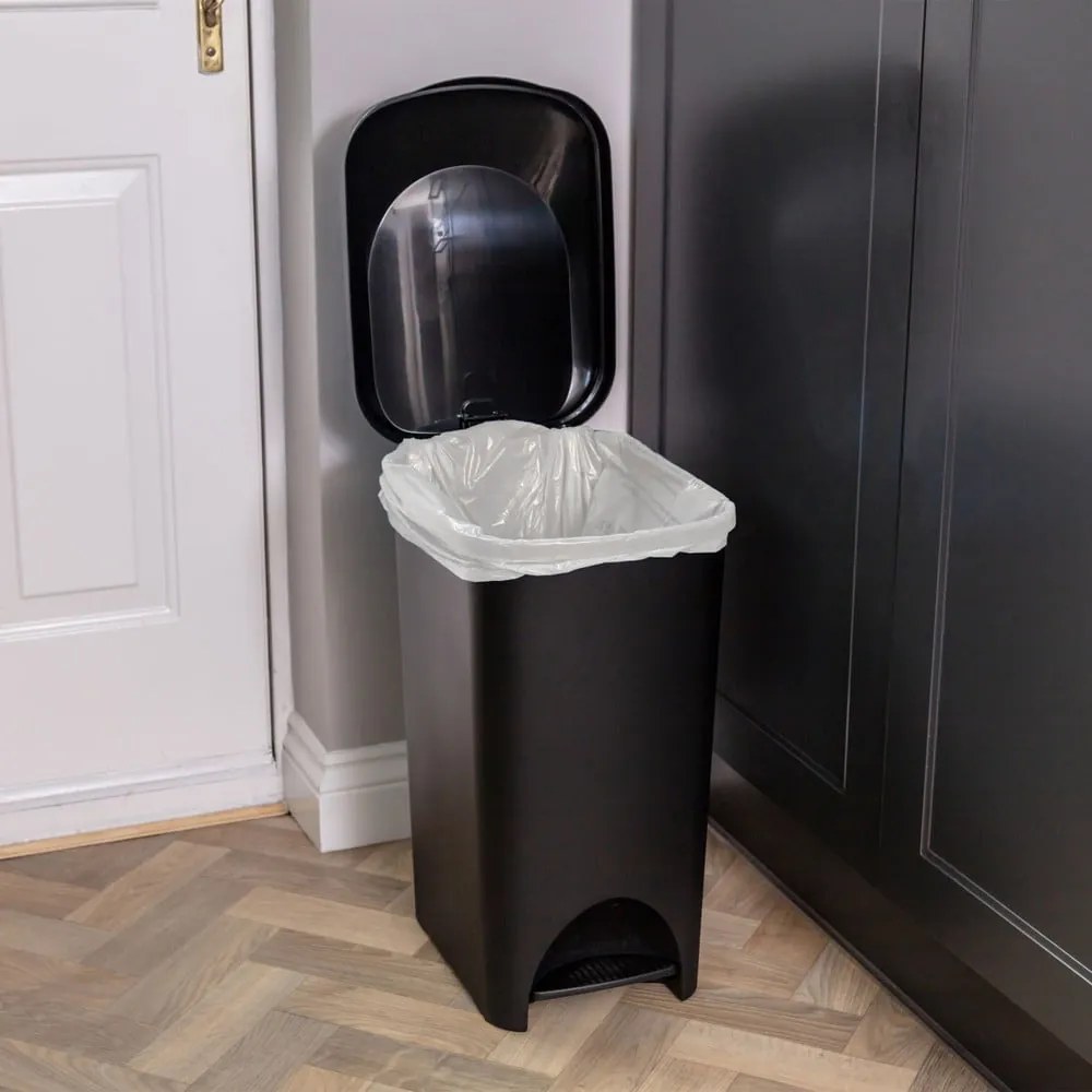 Čierny pedálový plastový odpadkový kôš 40 l - Addis