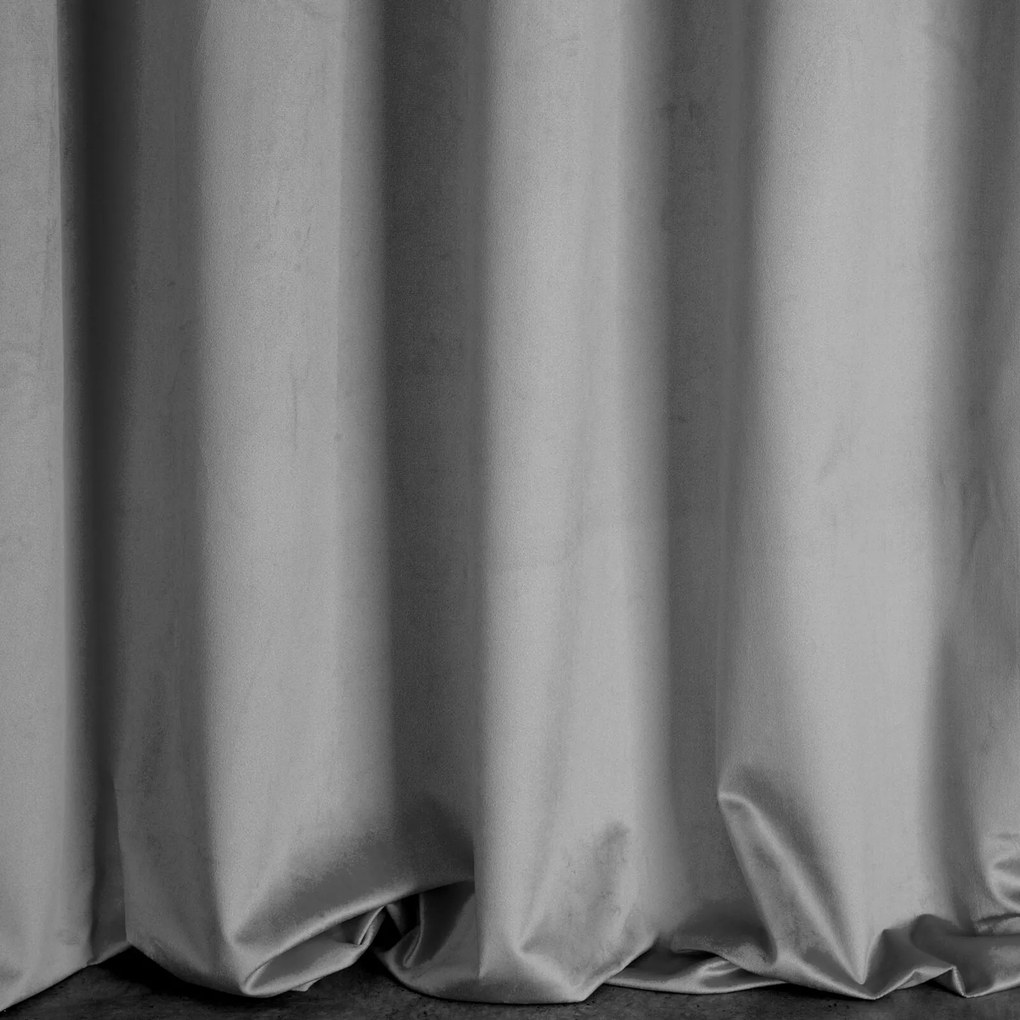 ZATEMŇOVACÍ ZÁVES NA PÁSKE ROSA 135X300 CM SIVÁ