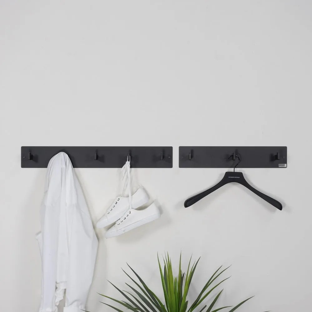 Čierny kovový nástenný vešiak Leatherman – Spinder Design