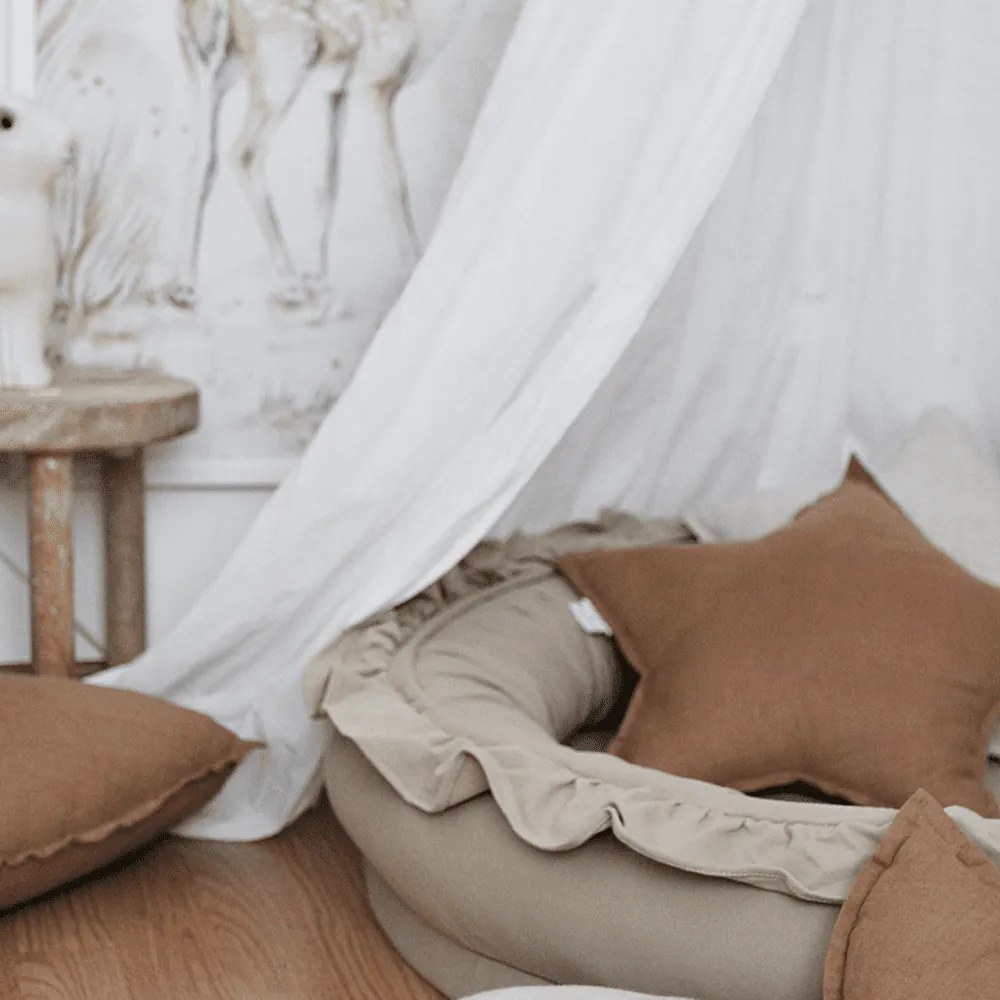 Mini hniezdo pre deti s volánom cappuccino