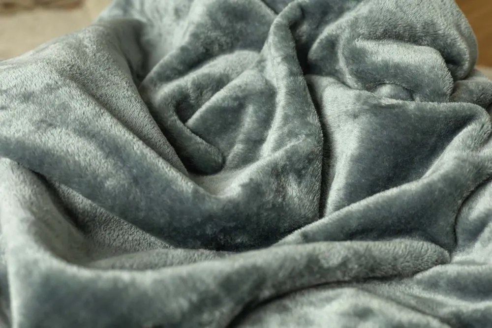 Polášek Deka MIKROFLANEL - Svetlošedá | 150 x 200 cm