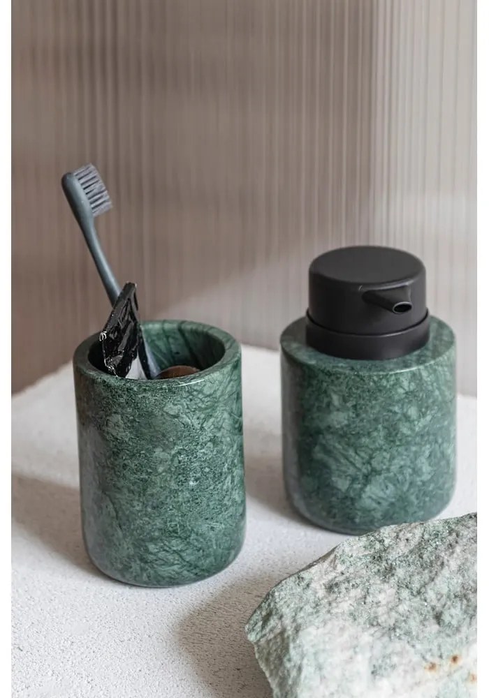 Tmavozelený mramorový téglik na zubné kefky Marble – Mette Ditmer Denmark