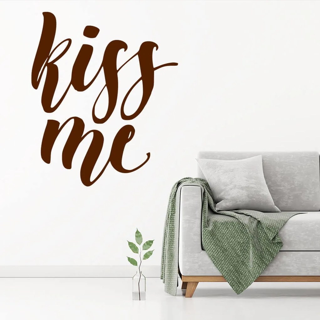 Veselá Stena Samolepka Kiss me Farba: růžová, Veľkosť: 60 x 50 cm