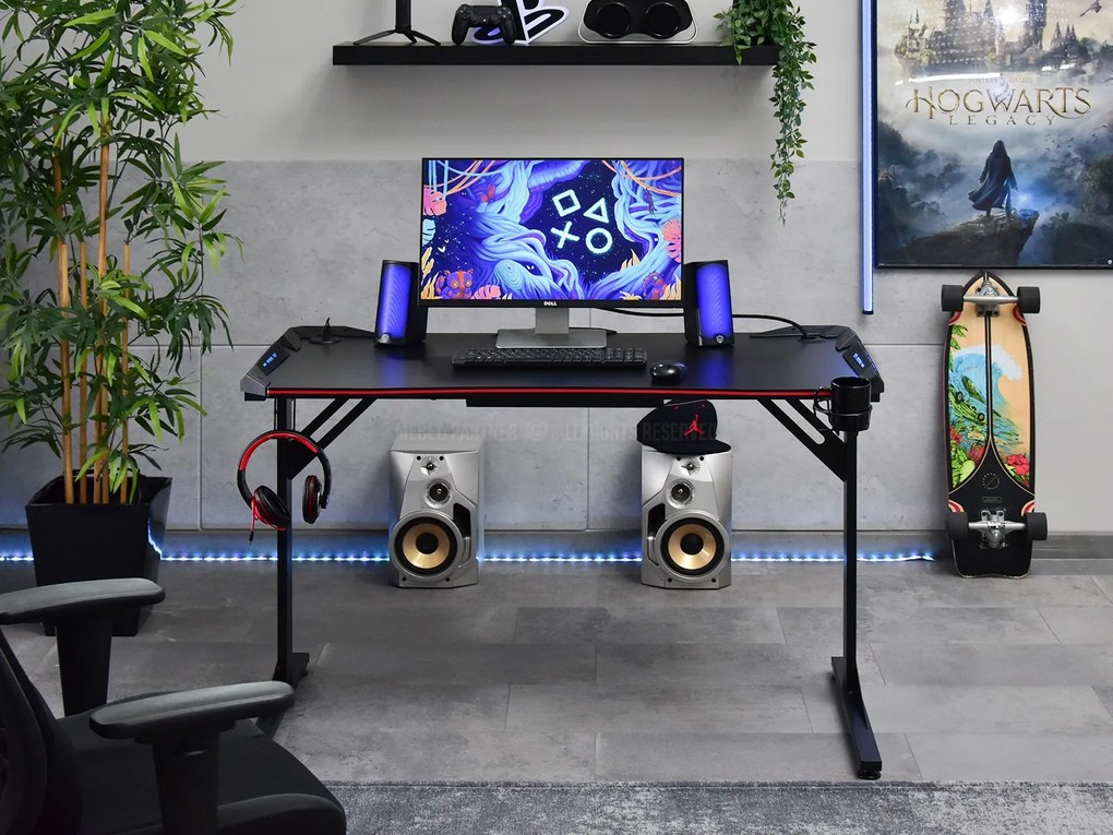 PC stolík Matts Led (čierna). Akcia -20%. Vlastná spoľahlivá doprava až k Vám domov. 1109786