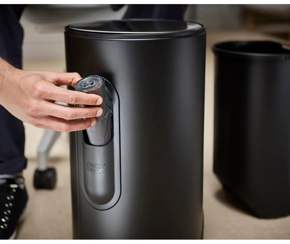 Matne čierny nášľapný kovový odpadkový kôš 10 l Arc – Joseph Joseph