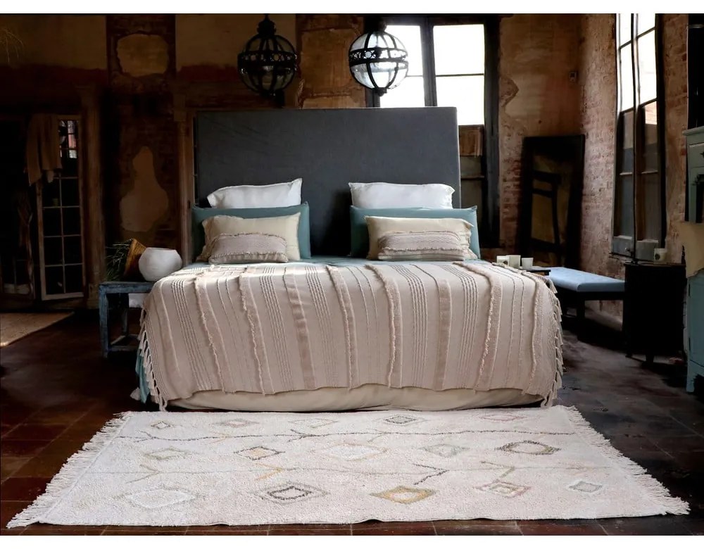 Béžový prateľný ručne tkaný bavlnený koberec 140x200 cm Kaarol Earth – Lorena Canals