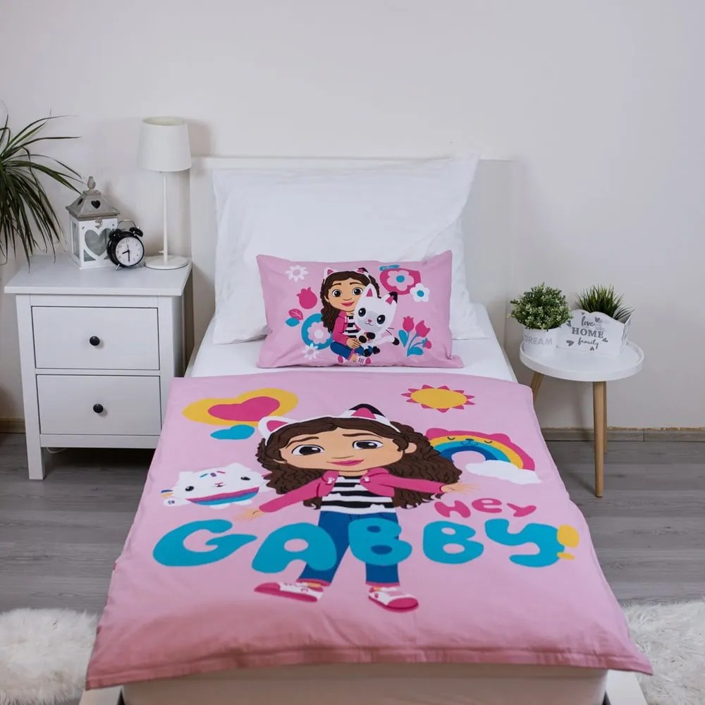 Ružové bavlnené detské obliečky do postieľky 100x135 cm Gabby's Dollhouse – Jerry Fabrics