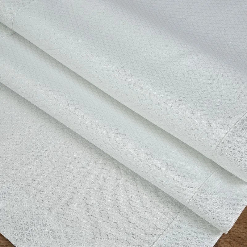 Luxusný obrus Jowita lurex 140 × 180 cm – biela/strieborná