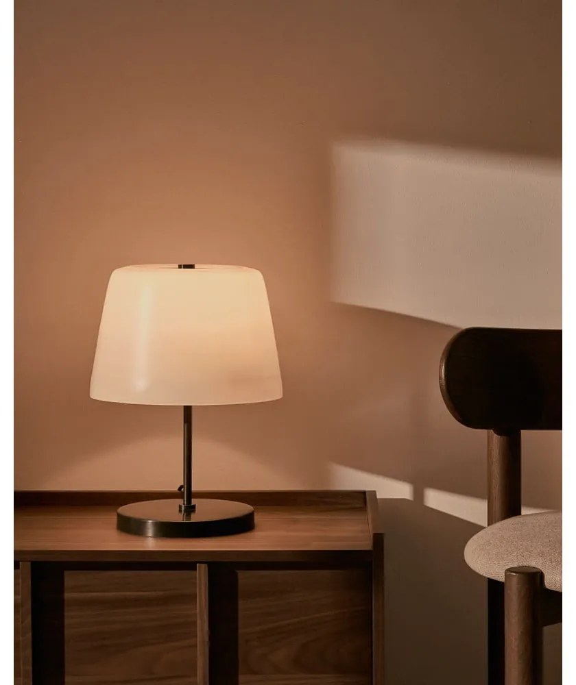 Čierno-biela stolová lampa so skleneným tienidlom (výška 38 cm) Nefar – Kave Home