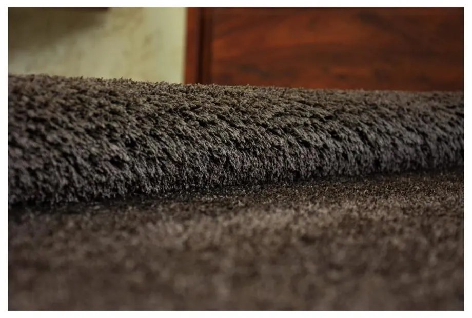 Luxusný kusový koberec Shaggy Azra hnedý 180x270cm