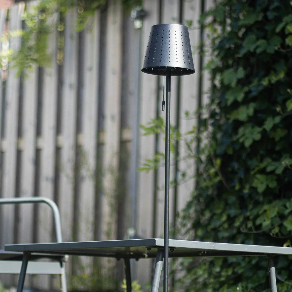 Vonkajšia stojaca lampa čierna vrátane LED 3-stupňovo stmievateľná na solárny pohon - Ferre