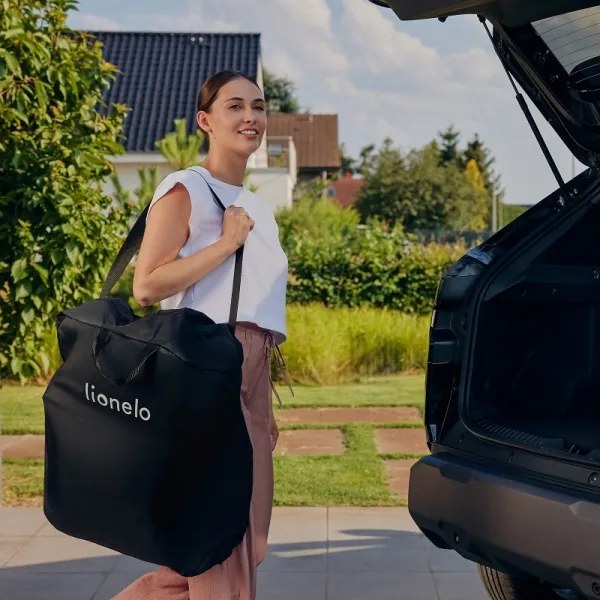 Lionelo - športový kočík JULIE ONE čierna/zlatá