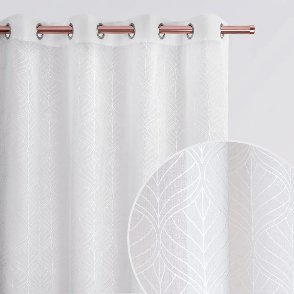 Záclona La Rossa bielej farby so striebornými priechodkami 140 x 240 cm