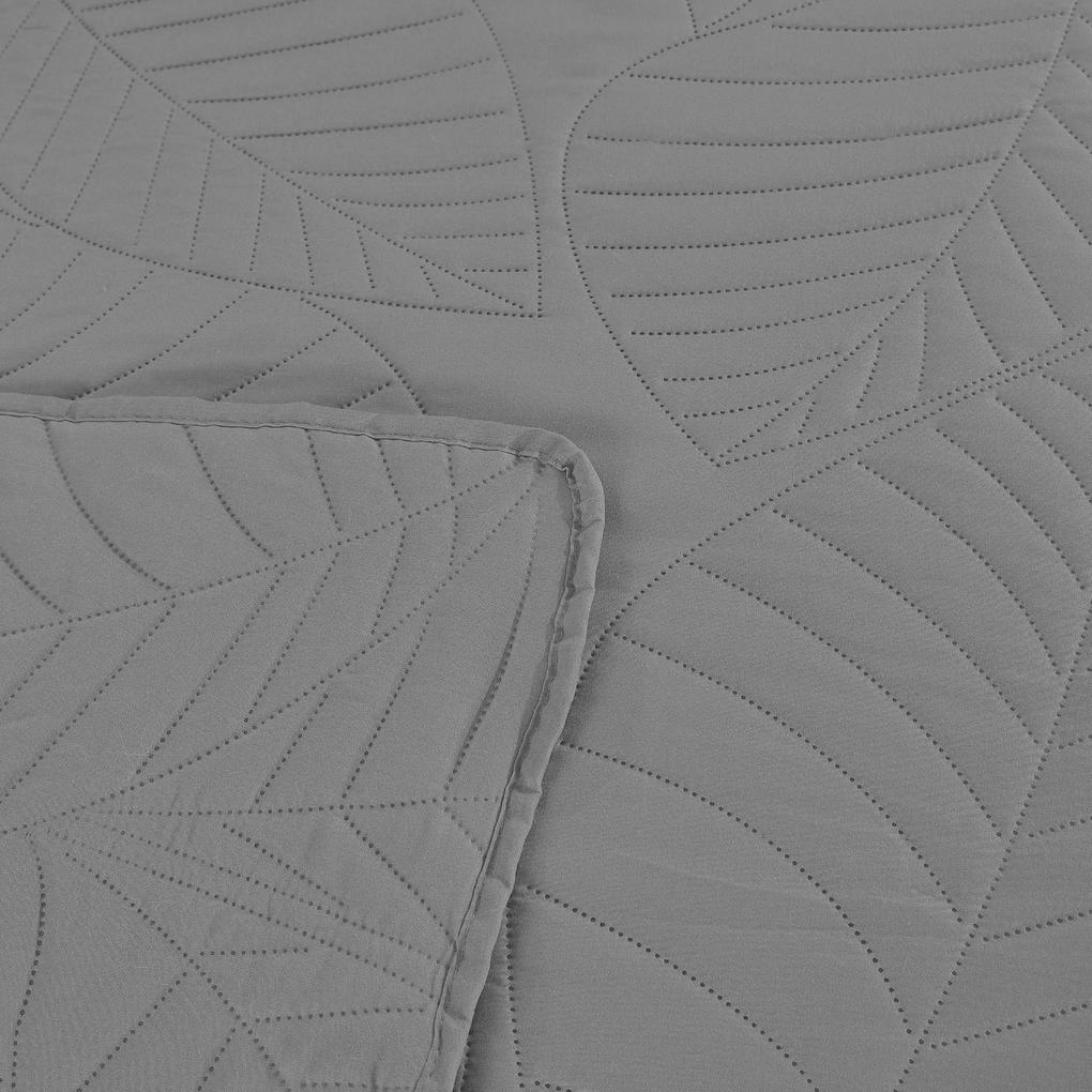Sivý prehoz na posteľ so vzorom LEAVES Rozmer: 220 x 240 cm
