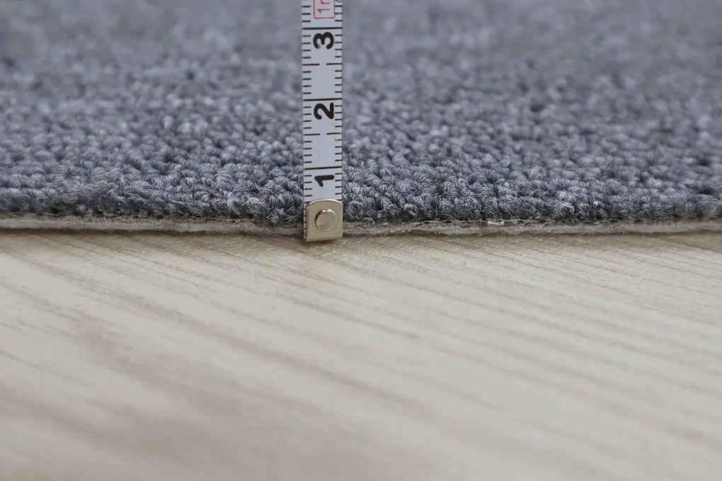 AKCIA: 100x410 cm Koberec metráž Astra šedá - neúčtujeme odrezky z role - obšitý zo všetkých strán, šíře, šedá, ab (mriežka), chodba / predsieň