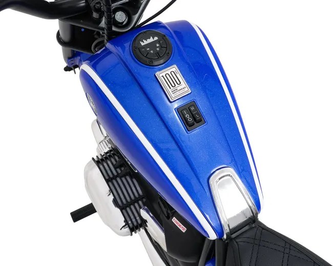 Elektrická motorka BMW R18 modrá