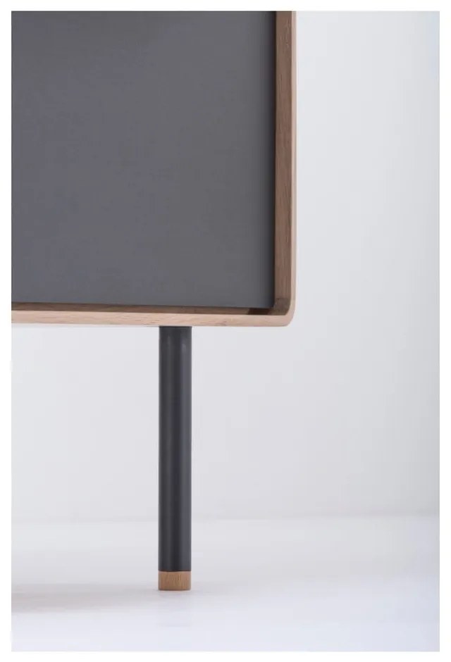 Vysoká komoda z dubového dreva v čierno-prírodnej farbe 60x100 cm Fina - Gazzda