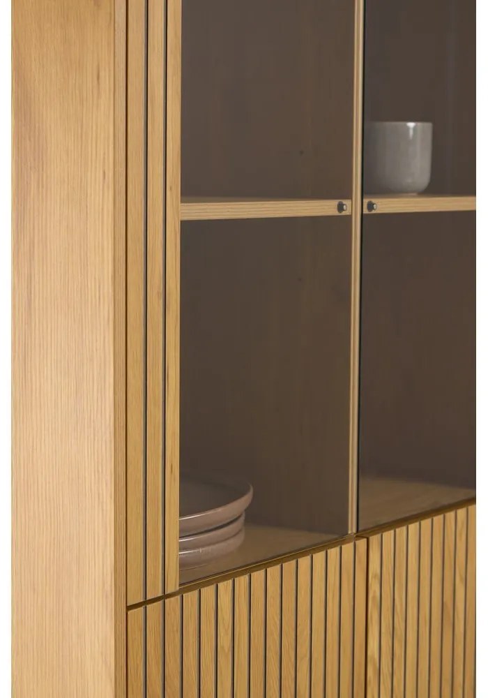 Vitrína v dekore duba v prírodnej farbe 80x180x40 cm Jaipur – Actona