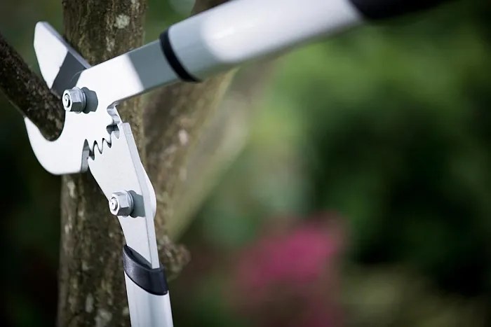 Fiskars Quantum L102 Nožnice na silné konáre, dvojčepeľové (S) (112240) 1001436
