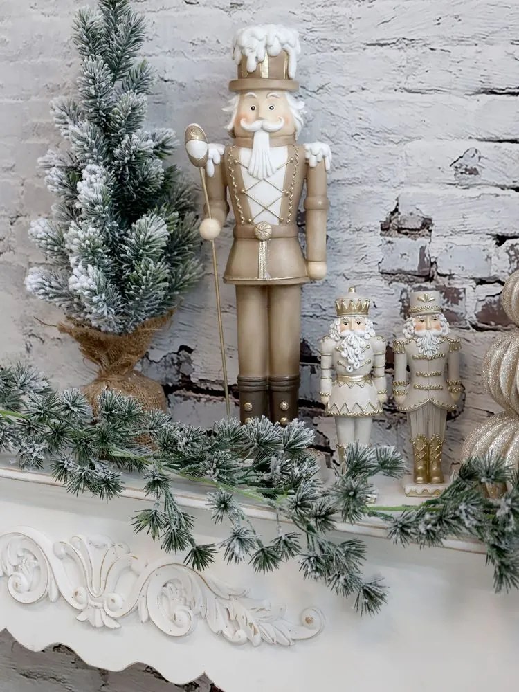 Vianočná cédrová girlanda so šiškami a bobuľami Cedar Garland - 160 cm