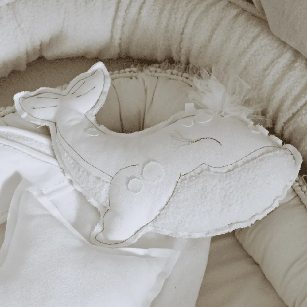 Závesná dekorácia veľryba biela 40x25x8cm