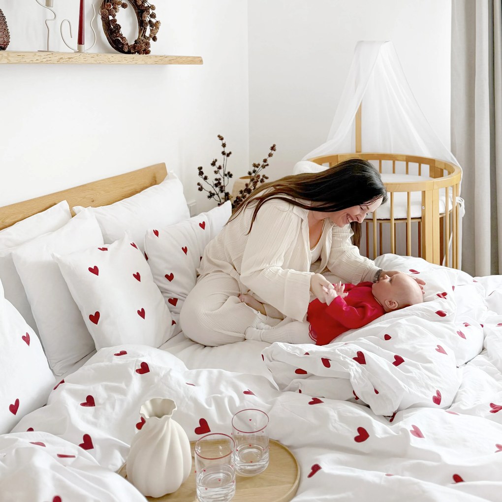 Goldea bavlnené posteľné obliečky - červené srdiečka na bielom 140 x 200 a 70 x 90 cm