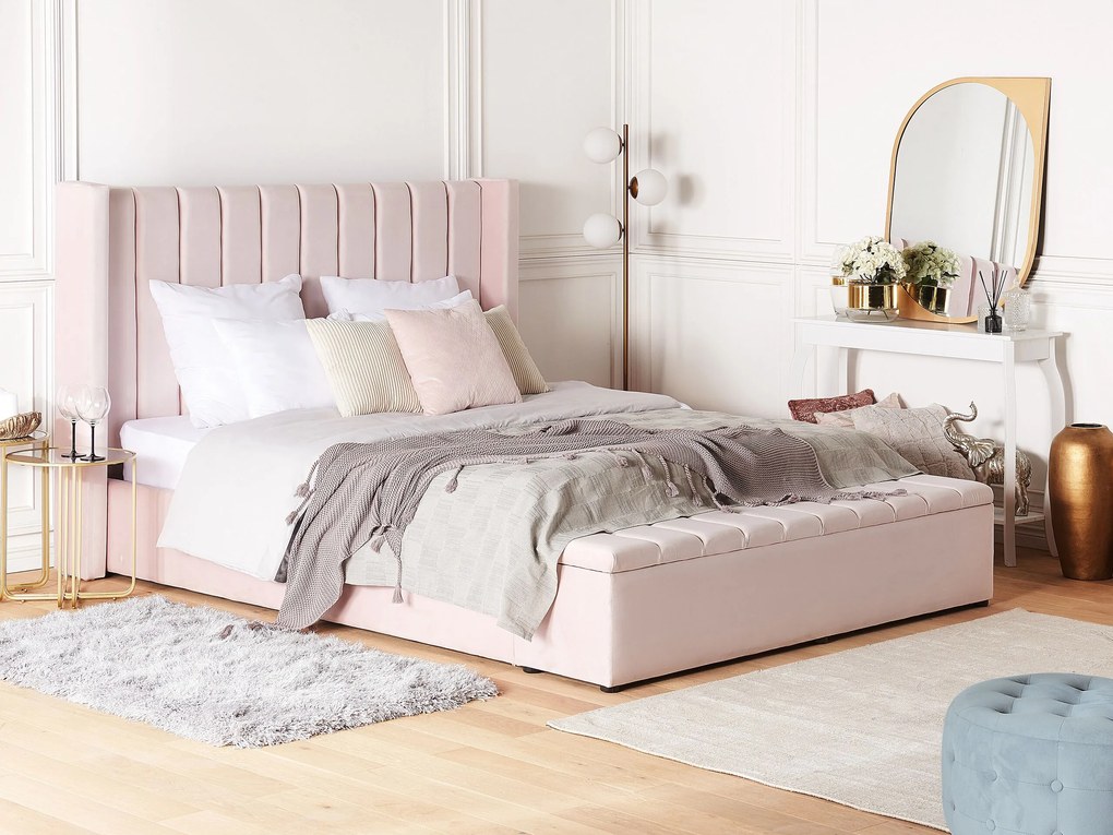 Zamatová posteľ s úložným priestorom 180 x 200 cm pastelová ružová NOYERS Beliani