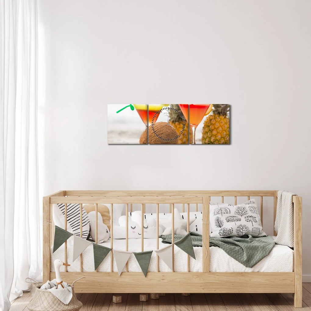 Obraz ananásov a pohárov na pláži (s hodinami) (90x30 cm)