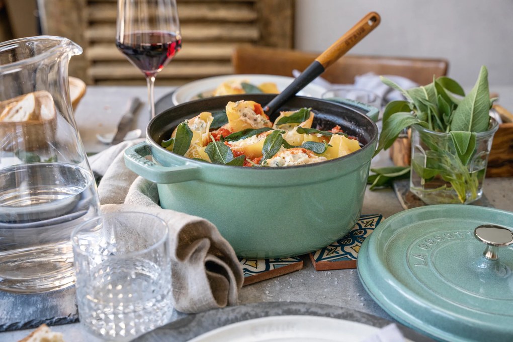 Hrniec La Cocotte liatina 2,6 l čerešňový kvet