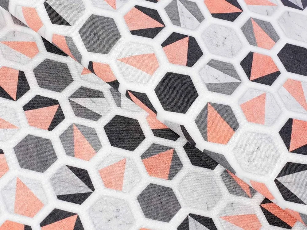 Biante Dekoračný záves Leona LN-031 Lososovo-sivé hexagóny 130x210 cm