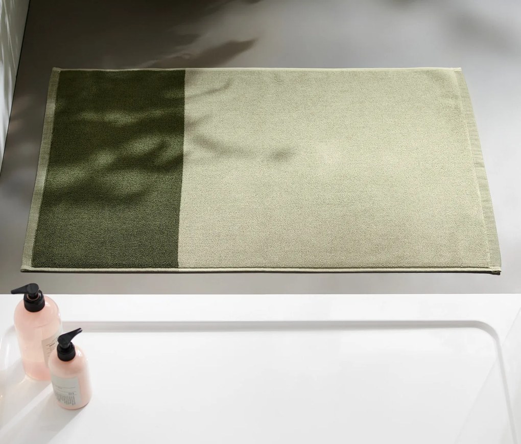 Kvalitná žakárová kúpeľňová predložka, kombinácia pieskovozelenej a machovozelenej